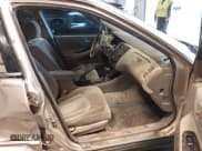 ✅ 2000 Honda Accord SE • VIN: 1HGCG5673YA051154 • Lot: 41382000. Listed on IAAI with 272,554 mi. Free auction sales archive from the USA and detailed vehicle history report at DreamBid. Image 5.