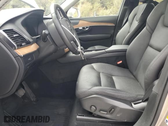 ✅ 2024 Volvo XC90 Plus Bright Theme • VIN: YV4062JEXR1253173 • Lot: 81336775. Listed on Copart with 12,770 mi. Free auction sales archive from the USA and detailed vehicle history report at DreamBid. Image 7.