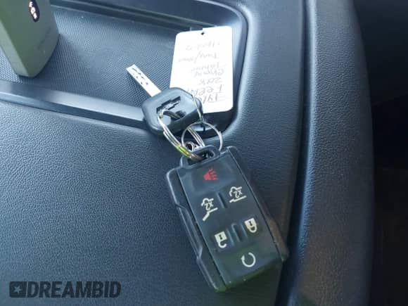 2018 Chevrolet Tahoe LT z VIN 1GNSKBKC7JR377564, wystawiony jako IAAI lot #43575752 z przebiegiem 153 789 mil mil oraz . Historia ofert i sprzedaży dostępna na DreamBid. Obrazek 11.