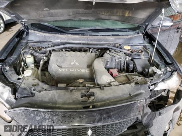 ✅ 2010 Mitsubishi Outlander LS • VIN: JA4JT3AXXAZ605191 • Lot: 81256004. Wystawiony na Copart z przebiegiem 203 213 mil. Bezpłatny archiwum sprzedaży aukcyjnych z USA i szczegółowy raport historii pojazdu na DreamBid. Zdjęcie 12.