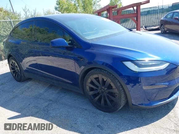 ✅ 2023 Tesla Model X • VIN: 7SAXCDE56PF385127 • Lot: 43183094. Wystawiony na IAAI z przebiegiem 71 391 mil. Bezpłatny archiwum sprzedaży aukcyjnych z USA i szczegółowy raport historii pojazdu na DreamBid. Zdjęcie 14.