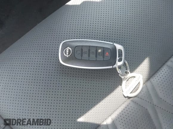 ✅ 2025 Nissan Rogue Platinum • VIN: JN8BT3DC3SW101589 • Lot: 42664943. Wystawiony na IAAI z przebiegiem 4 912 mil. Bezpłatny archiwum sprzedaży aukcyjnych z USA i szczegółowy raport historii pojazdu na DreamBid. Zdjęcie 11.