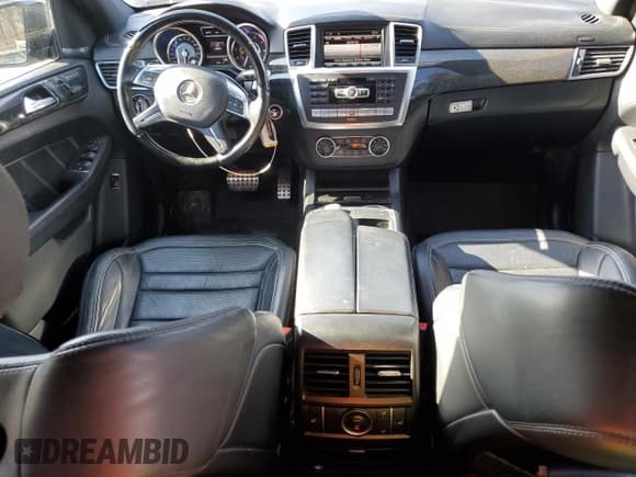 ✅ 2013 Mercedes-Benz M 63 AMG • VIN: 4JGDA7EB6DA211944 • Лот: 42214285. Опубликован ранее на Copart с пробегом 218 624 миль. Бесплатный доступ к архиву аукционных продаж из США и подробный отчёт об истории автомобиля на DreamBid. Изображение 8.