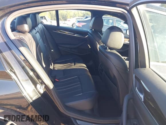 ✅ 2018 BMW 5 Series 530i xDrive • VIN: WBAJA7C5XJWA72825 • Lot: 43426324. Listed on IAAI with 118,711 mi. Free auction sales archive from the USA and detailed vehicle history report at DreamBid. Image 8.