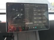 ✅ 2024 Tesla Model Y • VIN: 7SAYGDED6RF108979 • Lot: 84653485. Wystawiony na Copart z przebiegiem 9 361 mil. Bezpłatny archiwum sprzedaży aukcyjnych z USA i szczegółowy raport historii pojazdu na DreamBid. Zdjęcie 9.