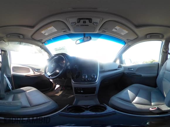 ✅ 2017 Toyota Sienna XLE Auto Access Seat • VIN: 5TDYZ3DC4HS823151 • Lot: 42945428. Wystawiony na IAAI z przebiegiem 119 488 mil. Bezpłatny archiwum sprzedaży aukcyjnych z USA i szczegółowy raport historii pojazdu na DreamBid. Zdjęcie 18.