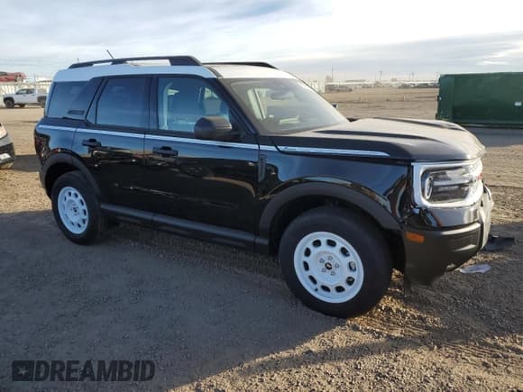 ✅ 2025 Ford Bronco Sport Heritage • VIN: 3FMCR9GN3SRE91834 • Lot: 92109885. Wystawiony na Copart z przebiegiem 1 211 mil. Bezpłatny archiwum sprzedaży aukcyjnych z USA i szczegółowy raport historii pojazdu na DreamBid. Zdjęcie 4.