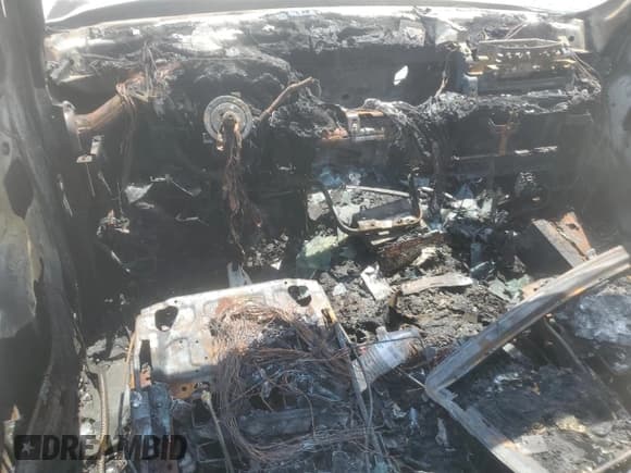 ✅ 2012 Cadillac Escalade ESV Luxury • VIN: 1GYS4HEF5CR317839 • Лот: 62552735. Опубликован ранее на Copart с пробегом Не указан. Бесплатный доступ к архиву аукционных продаж из США и подробный отчёт об истории автомобиля на DreamBid. Изображение 8.