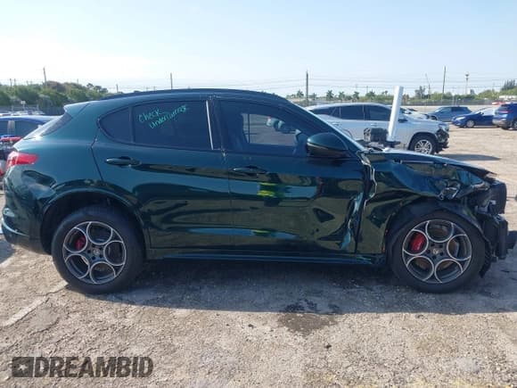 ✅ 2020 Alfa Romeo Stelvio Sport • VIN: ZASPAJAN2L7C83550 • Lot: 41985871. Listed on IAAI with 38,127 mi. Free auction sales archive from the USA and detailed vehicle history report at DreamBid. Image 14.