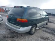 ✅ 2000 Toyota Sienna LE • VIN: 4T3ZF13C9YU243315 • Lot: 42489344. Listed on IAAI with 333,578 mi. Free auction sales archive from the USA and detailed vehicle history report at DreamBid. Image 4.