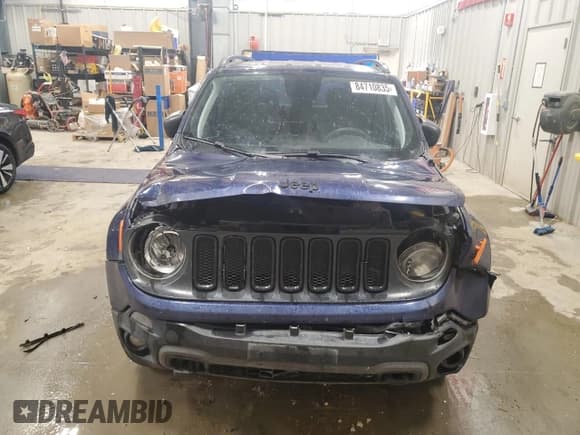 ✅ 2018 Jeep Renegade Upland • VIN: ZACCJBAB6JPJ06774 • Lot: 84710835. Wystawiony na Copart z przebiegiem 105 702 mil. Bezpłatny archiwum sprzedaży aukcyjnych z USA i szczegółowy raport historii pojazdu na DreamBid. Zdjęcie 5.