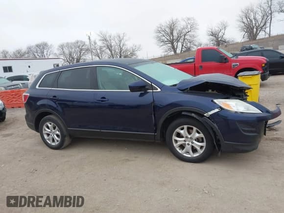 ✅ 2012 Mazda CX-9 Sport • VIN: JM3TB2BA9C0361229 • Lot: 41512857. Wystawiony na IAAI z przebiegiem 117 154 mil. Bezpłatny archiwum sprzedaży aukcyjnych z USA i szczegółowy raport historii pojazdu na DreamBid. Zdjęcie 13.
