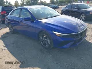 2025 Hyundai Elantra SEL Convenience с VIN KMHLS4DG8SU878790, выставлен на аукционе IAAI как лот 43298339 с пробегом 9 088 миль миль и . История ставок и продаж доступна на DreamBid. Изображение 1.