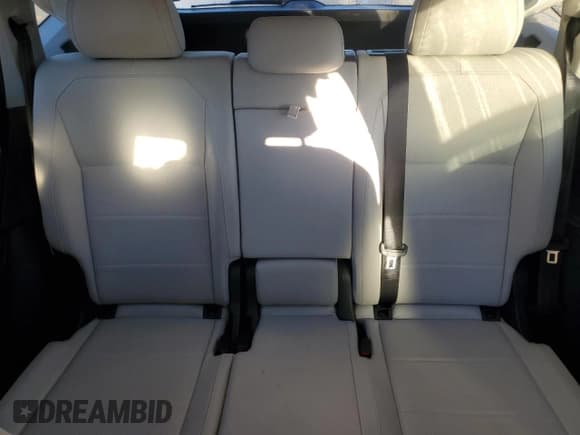 ✅ 2020 Volkswagen Tiguan SE • VIN: 3VV2B7AXXLM078926 • Lot: 91168855. Wystawiony na Copart z przebiegiem 92 379 mil. Bezpłatny archiwum sprzedaży aukcyjnych z USA i szczegółowy raport historii pojazdu na DreamBid. Zdjęcie 10.