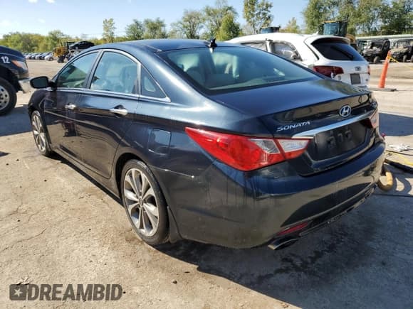 ✅ 2013 Hyundai Sonata SE • VIN: 5NPEC4AB5DH647569 • Lot: 72998874. Listed on Copart with 113,330 mi. Free auction sales archive from the USA and detailed vehicle history report at DreamBid. Image 2.