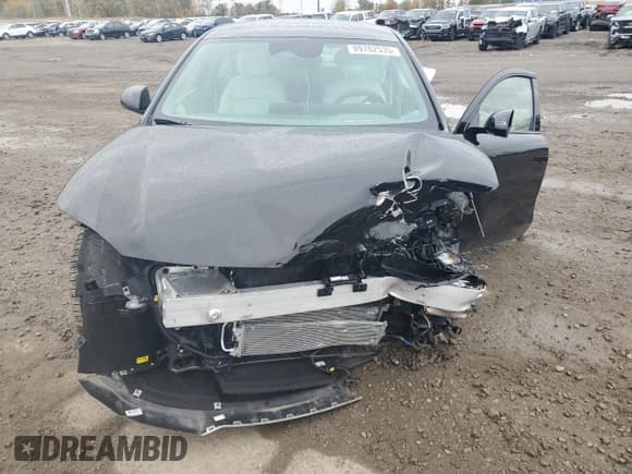 ✅ 2025 Hyundai Ioniq 6 Limited • VIN: KMHM54AC6SA087110 • Lot: 89702535. Listed on Copart with 7,582 mi. Free auction sales archive from the USA and detailed vehicle history report at DreamBid. Image 5.