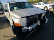 ✅ 2008 Jeep Commander Limited • VIN: 1J8HG582X8C200842 • Lot: 68732374. Wystawiony na Copart z przebiegiem 249 654 mil. Bezpłatny archiwum sprzedaży aukcyjnych z USA i szczegółowy raport historii pojazdu na DreamBid. Zdjęcie 11.