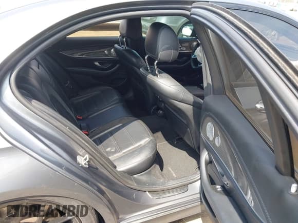 ✅ 2017 Mercedes-Benz E 43 AMG • VIN: WDDZF6EBXHA175922 • Лот: 42584297. Опубликован ранее на IAAI с пробегом 106 549 миль. Бесплатный доступ к архиву аукционных продаж из США и подробный отчёт об истории автомобиля на DreamBid. Изображение 8.