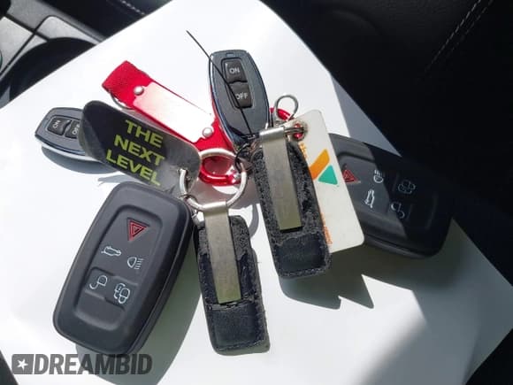 ✅ 2011 Land Rover LR4 HSE • VIN: SALAG2D41BA584925 • Lot: 42815239. Listed on IAAI with 187,499 mi. Free auction sales archive from the USA and detailed vehicle history report at DreamBid. Image 11.