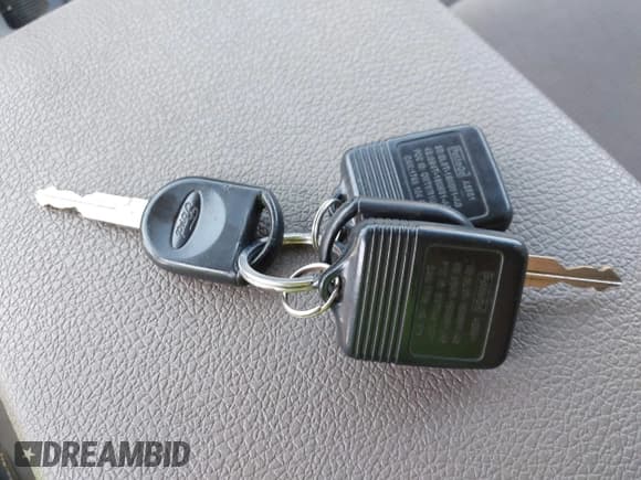 ✅ 2007 Ford Explorer XLT • VIN: 1FMEU73847UB60904 • Lot: 42523352. Wystawiony na IAAI z przebiegiem 269 919 mil. Bezpłatny archiwum sprzedaży aukcyjnych z USA i szczegółowy raport historii pojazdu na DreamBid. Zdjęcie 11.