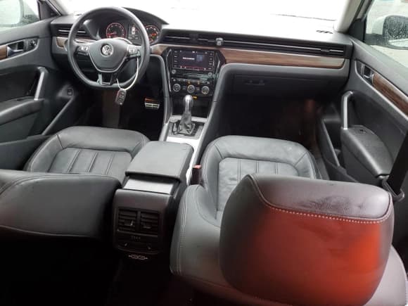 ✅ 2020 Volkswagen Passat SEL • VIN: 1VWCA7A34LC019291 • Lot: 63822985. Listed on Copart with 76,250 mi. Free auction sales archive from the USA and detailed vehicle history report at DreamBid. Image 8.