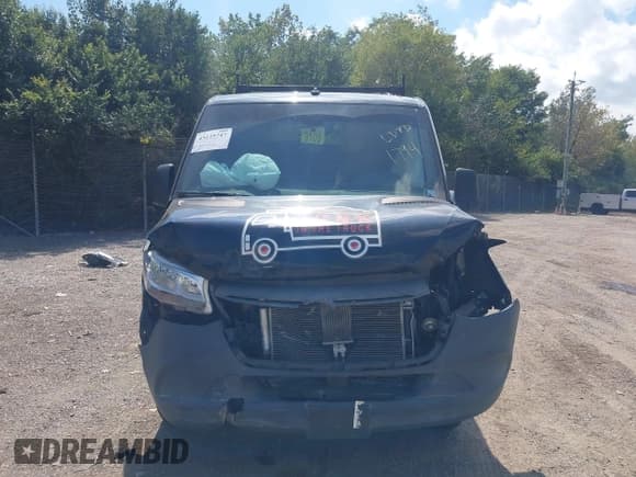 ✅ 2020 Mercedes-Benz Sprinter Cargo • VIN: W1Y4EBHY8LT031794 • Lot: 43135747. Wystawiony na IAAI z przebiegiem 64 214 mil. Bezpłatny archiwum sprzedaży aukcyjnych z USA i szczegółowy raport historii pojazdu na DreamBid. Zdjęcie 13.