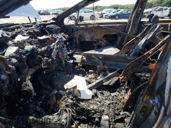 ✅ 2015 Subaru WRX Limited • VIN: JF1VA1G65F9807692 • Lot: 93446005. Wystawiony na Copart z przebiegiem Nie podano. Bezpłatny archiwum sprzedaży aukcyjnych z USA i szczegółowy raport historii pojazdu na DreamBid. Zdjęcie 7.