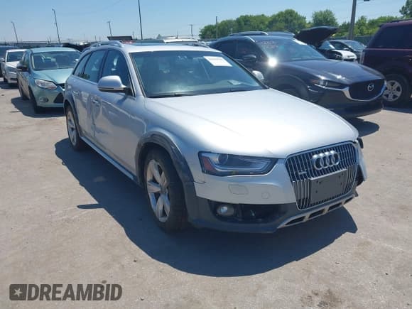 ✅ 2013 Audi allroad A4 Premium Plus • VIN: WA1UFAFL2DA187632 • Lot: 42639942. Wystawiony na IAAI z przebiegiem 124 482 mil. Bezpłatny archiwum sprzedaży aukcyjnych z USA i szczegółowy raport historii pojazdu na DreamBid. Zdjęcie 1.