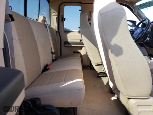 ✅ 2010 Ford F-250 XL • VIN: 1FTSX2BR5AEA03816 • Lot: 48504275. Wystawiony na Copart z przebiegiem 105 676 mil. Bezpłatny archiwum sprzedaży aukcyjnych z USA i szczegółowy raport historii pojazdu na DreamBid. Zdjęcie 11.