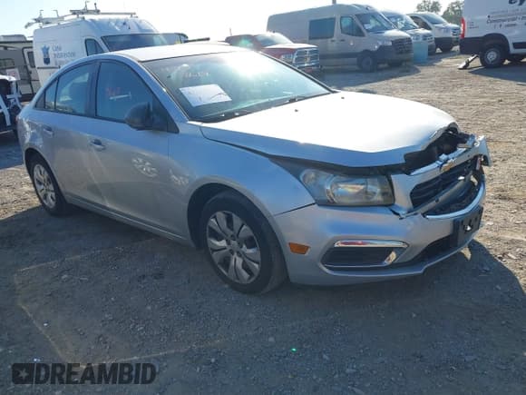 ✅ 2016 Chevrolet Cruze LS • VIN: 1G1PC5SGXG7216137 • Лот: 43138619. Опубликован ранее на IAAI с пробегом 113 888 миль. Бесплатный доступ к архиву аукционных продаж из США и подробный отчёт об истории автомобиля на DreamBid. Изображение 1.