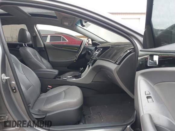 ✅ 2012 Hyundai Sonata SE • VIN: 5NPEC4AC6CH313719 • Lot: 43635522. Listed on IAAI with 161,875 mi. Free auction sales archive from the USA and detailed vehicle history report at DreamBid. Image 5.