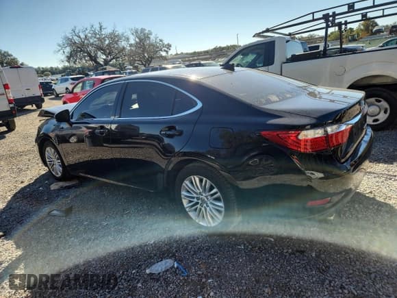✅ 2015 Lexus ES 330 • VIN: JTHBK1GG6F2199952 • Lot: 90828165. Listed on Copart with 72,912 mi. Free auction sales archive from the USA and detailed vehicle history report at DreamBid. Image 2.