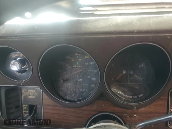 ✅ 1984 Dodge RAM • VIN: 2B6HB23T6EK224219 • Lot: 90029175. Wystawiony na Copart z przebiegiem 96 821 mil. Bezpłatny archiwum sprzedaży aukcyjnych z USA i szczegółowy raport historii pojazdu na DreamBid. Zdjęcie 9.