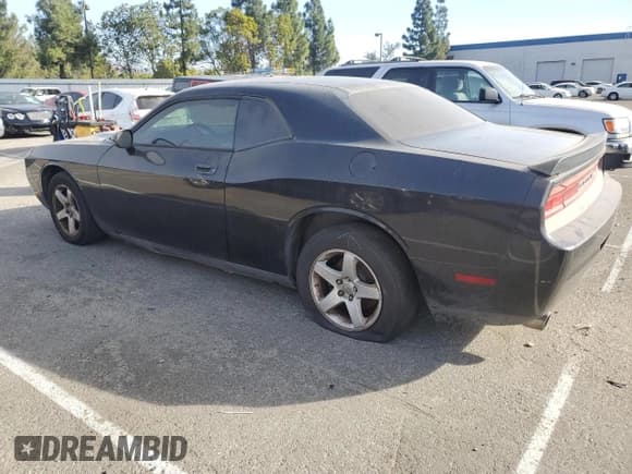 ✅ 2010 Dodge Challenger SE • VIN: 2B3CJ4DV5AH306651 • Lot: 78322804. Wystawiony na Copart z przebiegiem Nie podano. Bezpłatny archiwum sprzedaży aukcyjnych z USA i szczegółowy raport historii pojazdu na DreamBid. Zdjęcie 2.