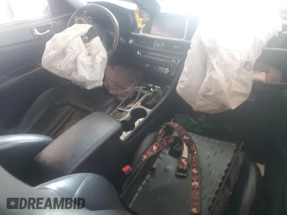 ✅ 2016 Kia Optima SXL Turbo • VIN: 5XXGV4L26GG029838 • Лот: 94366585. Опубликован ранее на Copart с пробегом Не указан. Бесплатный доступ к архиву аукционных продаж из США и подробный отчёт об истории автомобиля на DreamBid. Изображение 8.