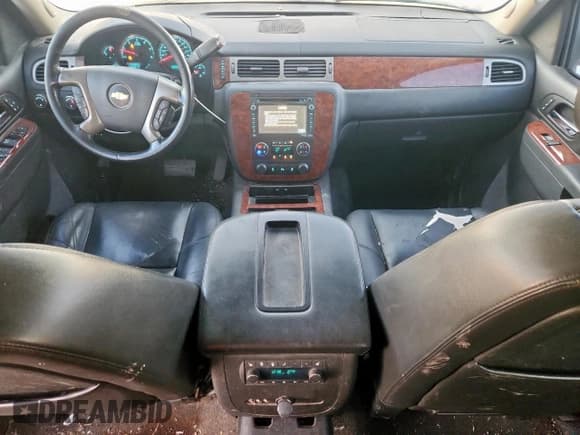 ✅ 2012 Chevrolet Suburban LTZ • VIN: 1GNSKKE73CR272456 • Lot: 90931265. Wystawiony na Copart z przebiegiem 209 547 mil. Bezpłatny archiwum sprzedaży aukcyjnych z USA i szczegółowy raport historii pojazdu na DreamBid. Zdjęcie 8.