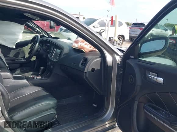 2012 Dodge Charger RT Plus z VIN 2C3CDXCT7CH225584, wystawiony jako IAAI lot #43276852 z przebiegiem 193 535 mil mil oraz . Historia ofert i sprzedaży dostępna na DreamBid. Obrazek 5.