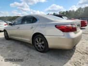 ✅ 2010 Lexus LS 460 • VIN: JTHCL5EF3A5005856 • Lot: 82350185. Wystawiony na Copart z przebiegiem 221 622 mil. Bezpłatny archiwum sprzedaży aukcyjnych z USA i szczegółowy raport historii pojazdu na DreamBid. Zdjęcie 2.