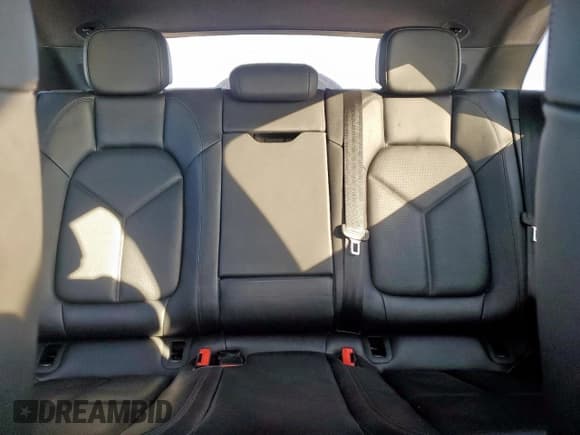 ✅ 2018 Porsche Macan • VIN: WP1AA2A55JLB05901 • Лот: 92132345. Опубликован ранее на Copart с пробегом 67 362 миль. Бесплатный доступ к архиву аукционных продаж из США и подробный отчёт об истории автомобиля на DreamBid. Изображение 10.