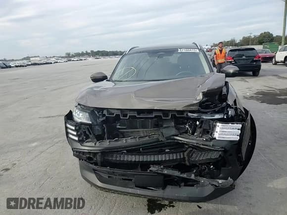 ✅ 2025 Nissan Kicks SR • VIN: 3N8AP6DB4SL332659 • Lot: 87180415. Wystawiony na Copart z przebiegiem 14 812 mil. Bezpłatny archiwum sprzedaży aukcyjnych z USA i szczegółowy raport historii pojazdu na DreamBid. Zdjęcie 13.