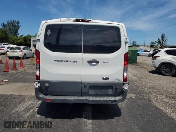 ✅ 2017 Ford Transit XL • VIN: 1FBZX2ZM9HKA20885 • Lot: 65899095. Wystawiony na Copart z przebiegiem 65 243 mil. Bezpłatny archiwum sprzedaży aukcyjnych z USA i szczegółowy raport historii pojazdu na DreamBid. Zdjęcie 6.