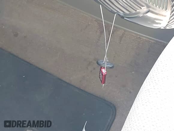 2005 Hyundai Santa Fe GLS z VIN KM8SC73E75U968818, wystawiony jako IAAI lot #43040301 z przebiegiem 200 279 mil mil oraz . Historia ofert i sprzedaży dostępna na DreamBid. Obrazek 11.