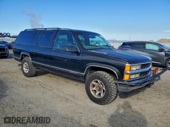 ✅ 1999 Chevrolet Suburban • VIN: 1GNFK16R6XJ567728 • Лот: 94811155. Опубликован ранее на Copart с пробегом 205 904 миль. Бесплатный доступ к архиву аукционных продаж из США и подробный отчёт об истории автомобиля на DreamBid. Изображение 4.