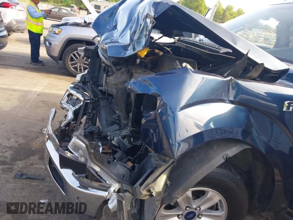 ✅ 2018 Ford F-150 XL • VIN: 1FTFX1E57JFA12712 • Lot: 42141045. Wystawiony na IAAI z przebiegiem 83 439 mil. Bezpłatny archiwum sprzedaży aukcyjnych z USA i szczegółowy raport historii pojazdu na DreamBid. Zdjęcie 6.