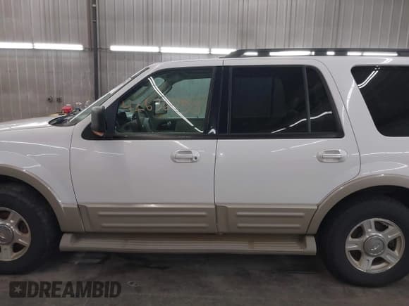 ✅ 2006 Ford Expedition Eddie Bauer • VIN: 1FMFU18516LA93568 • Lot: 42636750. Listed on IAAI with 165,358 mi. Free auction sales archive from the USA and detailed vehicle history report at DreamBid. Image 14.