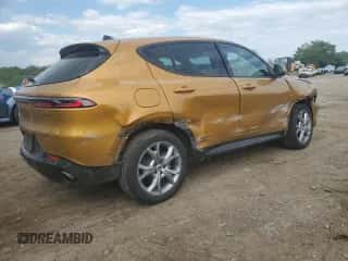 2024 Dodge Hornet R/T Plus z VIN ZACPDFDW2R3A11293, wystawiony jako Copart lot #55912765 z przebiegiem 14 109 mil mil oraz Szkoda całkowita • Salvage title. Historia ofert i sprzedaży dostępna na DreamBid. Obrazek 3.