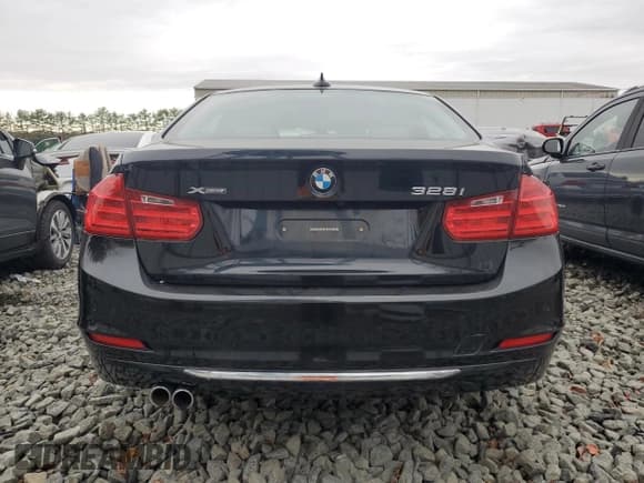 ✅ 2015 BMW 3 Series 328i xDrive • VIN: WBA3B5G5XFNS12127 • Лот: 89934235. Опубликован ранее на Copart с пробегом 63 088 миль. Бесплатный доступ к архиву аукционных продаж из США и подробный отчёт об истории автомобиля на DreamBid. Изображение 6.