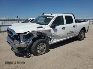 ✅ 2023 Ram 2500 Tradesman • VIN: 3C6UR5CL7PG538704 • Лот: 46488725. Опубликован ранее на Copart с пробегом 112 004 миль. Бесплатный доступ к архиву аукционных продаж из США и подробный отчёт об истории автомобиля на DreamBid. Изображение 1.