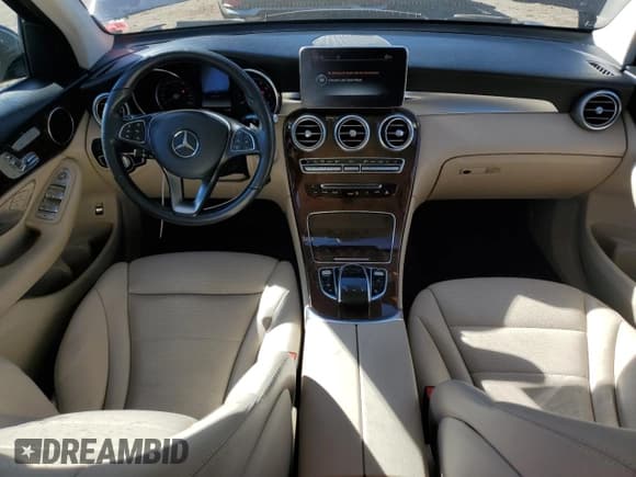 ✅ 2019 Mercedes-Benz GLC 300 • VIN: WDC0G4KB4KF606378 • Lot: 86794035. Wystawiony na Copart z przebiegiem 95 144 mil. Bezpłatny archiwum sprzedaży aukcyjnych z USA i szczegółowy raport historii pojazdu na DreamBid. Zdjęcie 8.