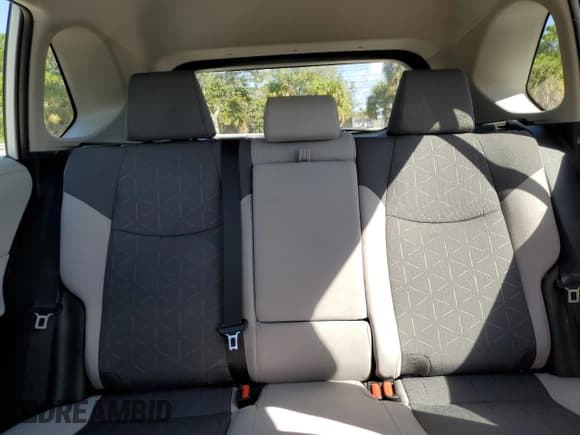 ✅ 2024 Toyota RAV4 XLE • VIN: 2T3W1RFV8RC282185 • Lot: 82541335. Listed on Copart with 36,977 mi. Free auction sales archive from the USA and detailed vehicle history report at DreamBid. Image 10.